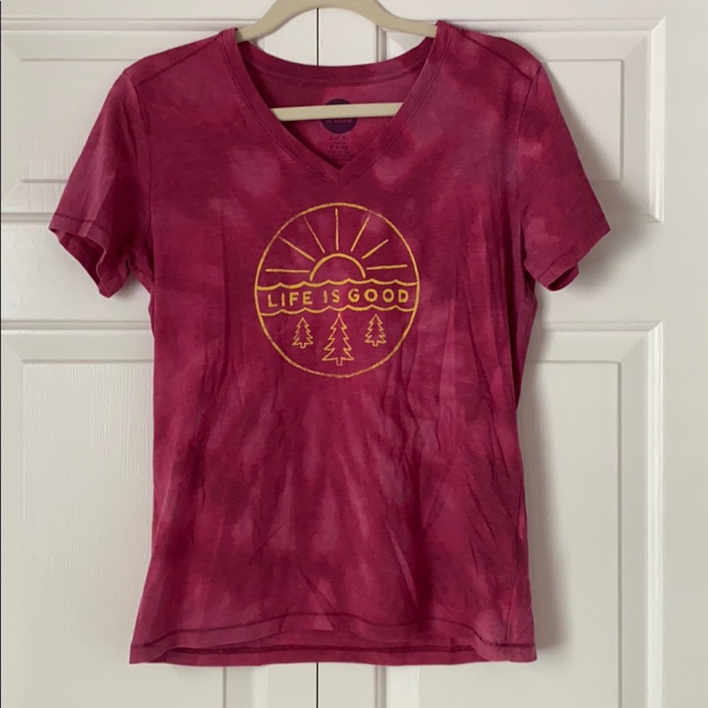 V-neck Life is Good tee
